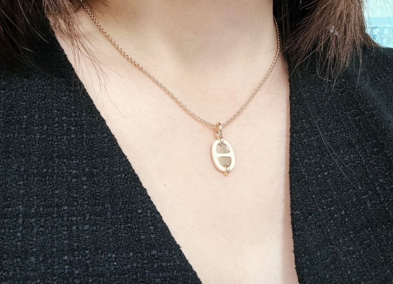 H**me5 necklaces